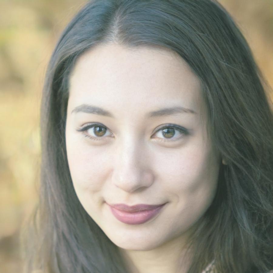 Elena Richter headshot